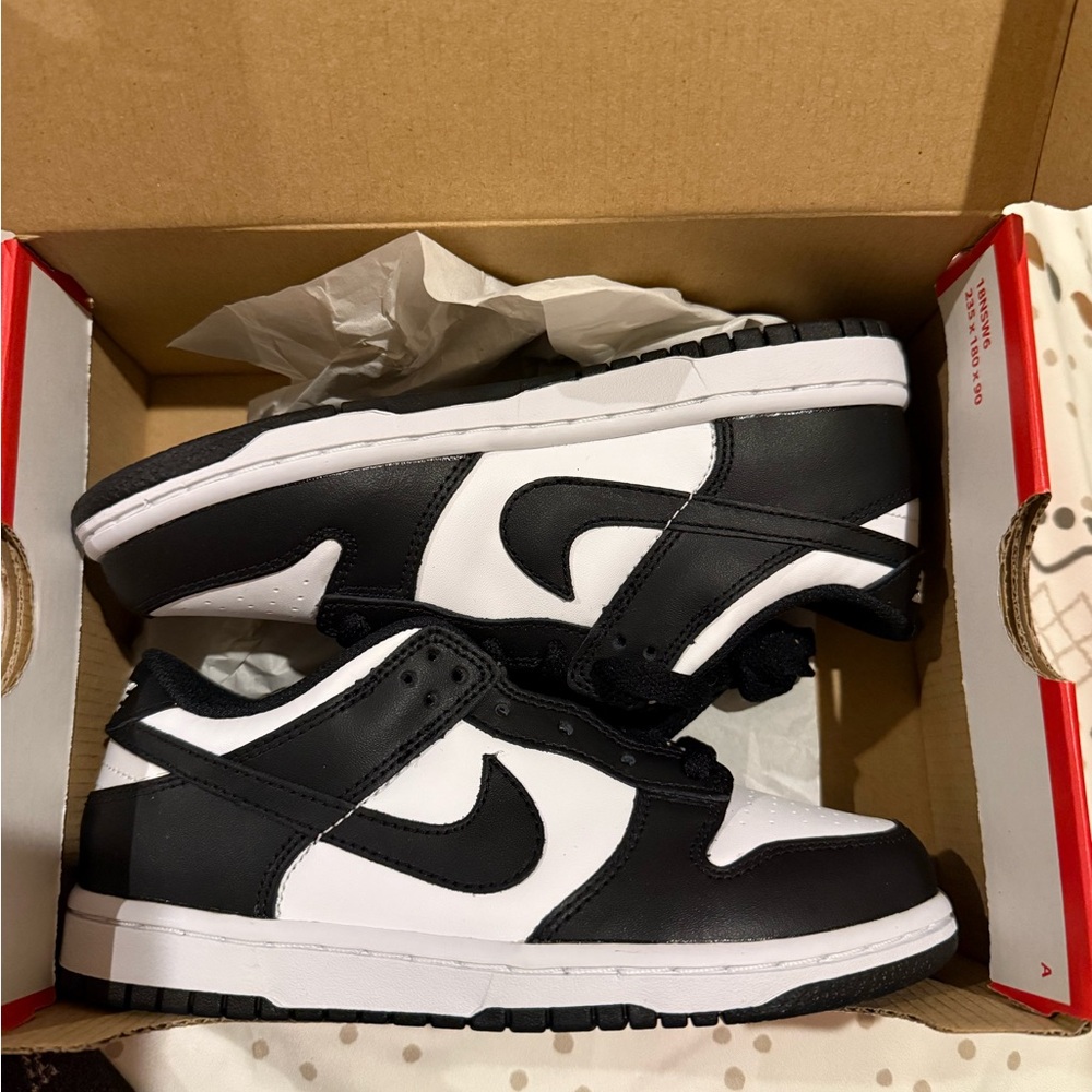 Panda dunk size 1y brand new